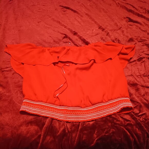 Red top - Picture 1 of 2